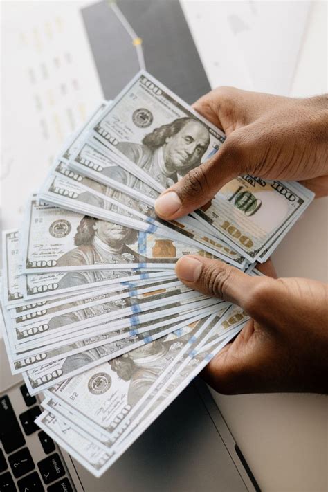 majority es confiable|Ahorra dinero con banca móvil para migrantes .